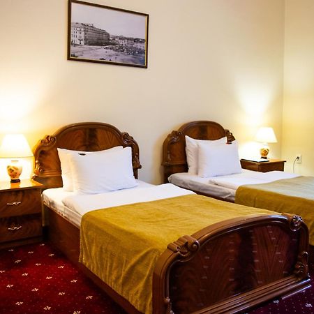 George Hotel Lviv Bagian luar foto