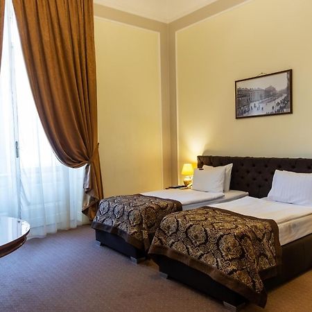 George Hotel Lviv Bagian luar foto