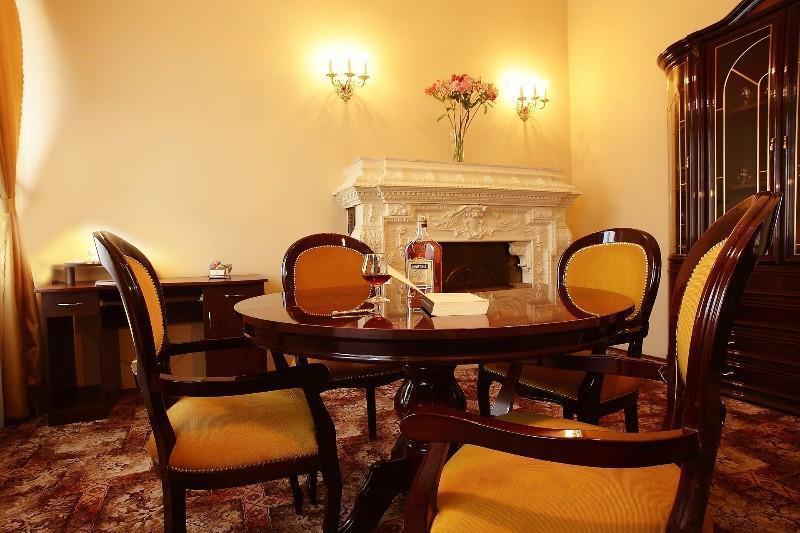 George Hotel Lviv Ruang foto
