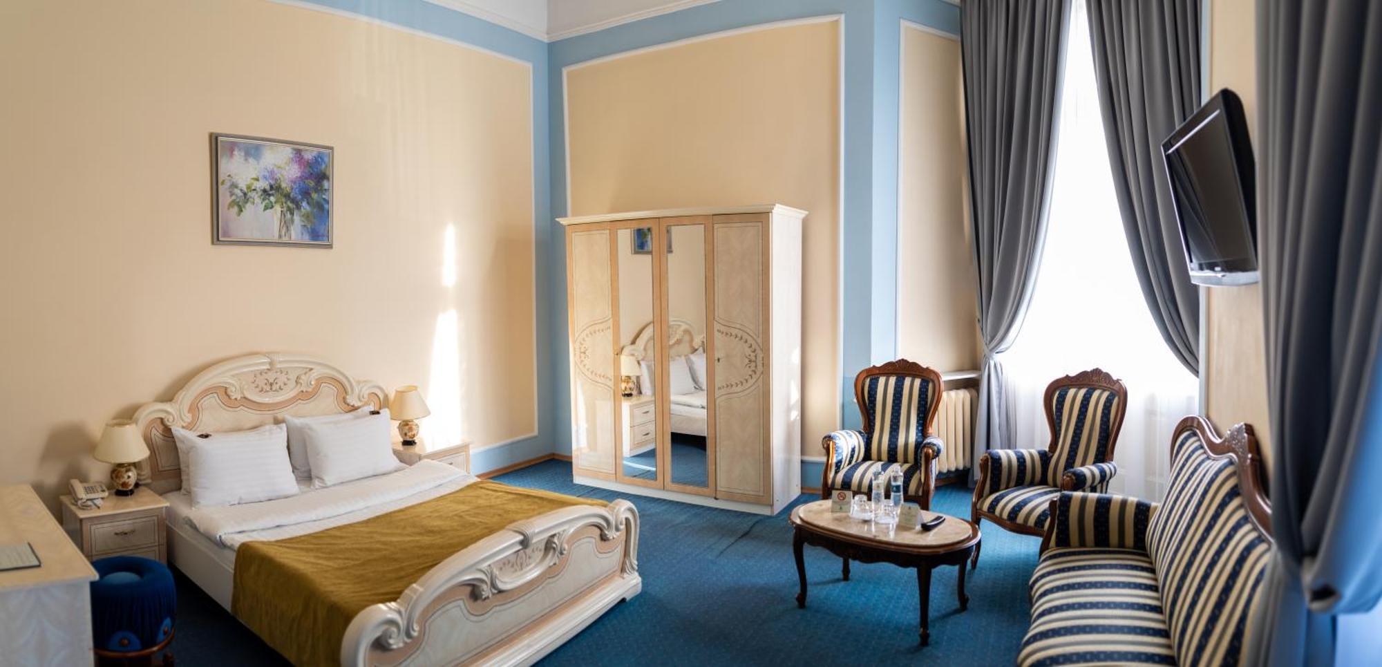George Hotel Lviv Bagian luar foto