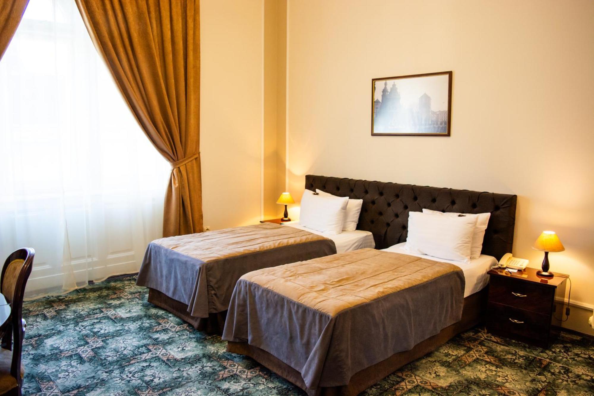 George Hotel Lviv Bagian luar foto