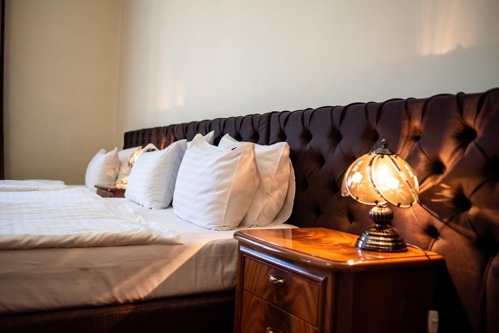 George Hotel Lviv Bagian luar foto