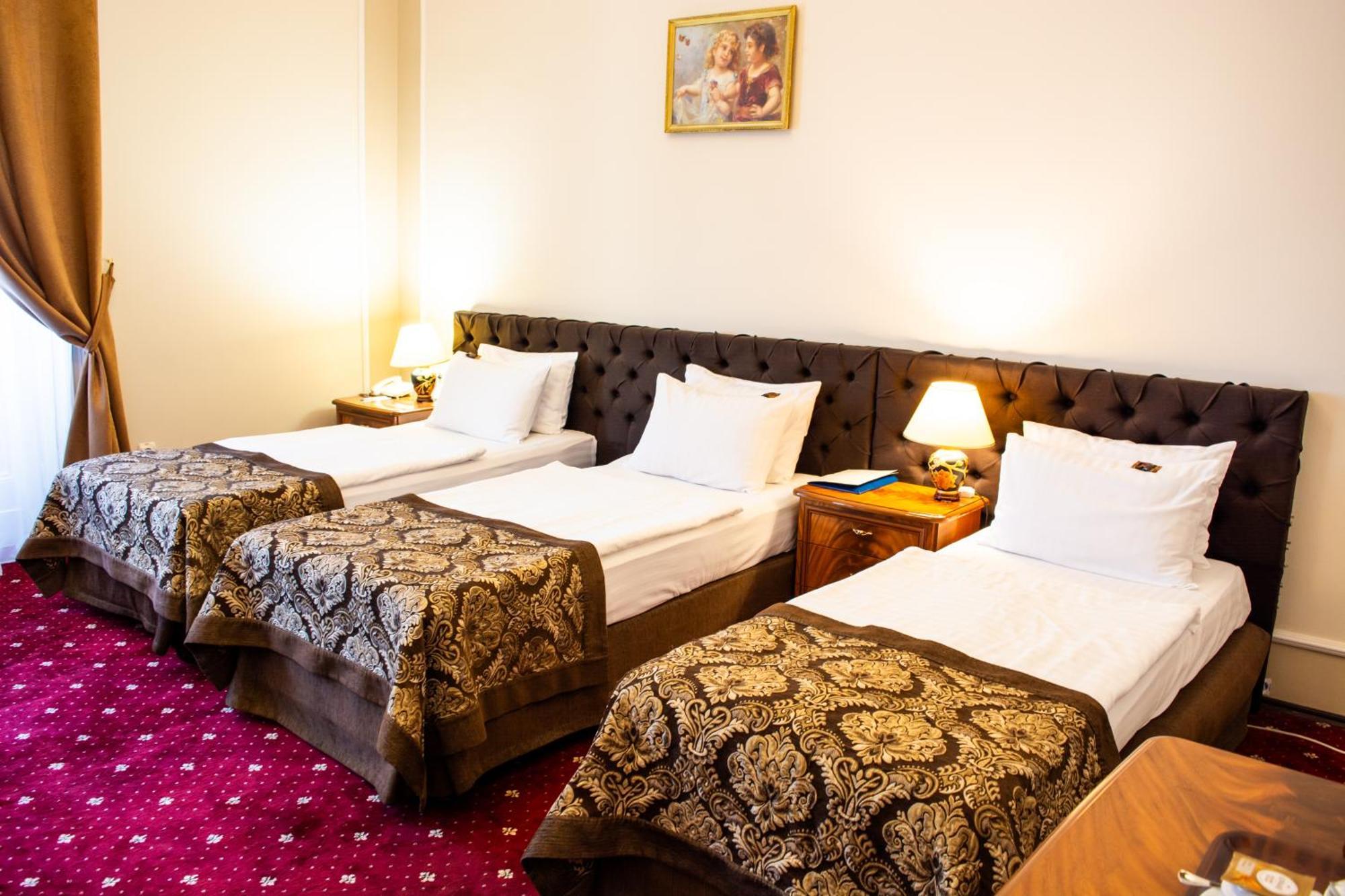 George Hotel Lviv Bagian luar foto