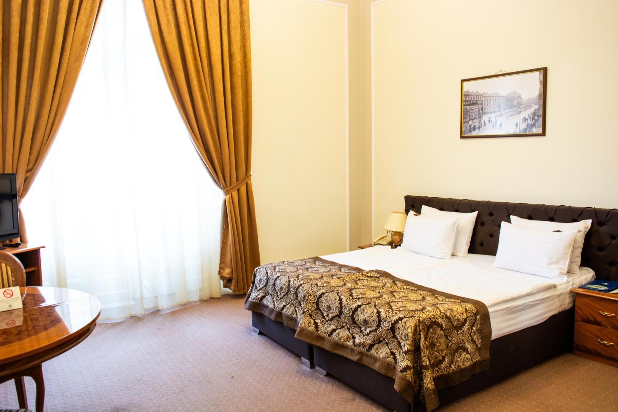George Hotel Lviv Bagian luar foto