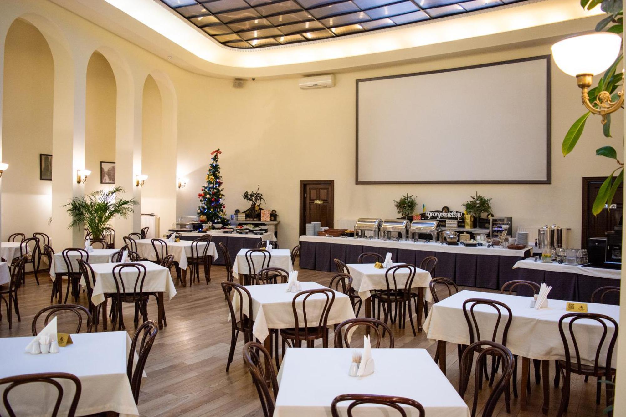 George Hotel Lviv Bagian luar foto