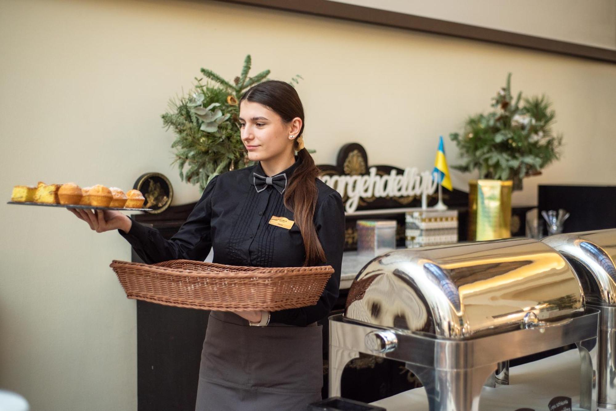 George Hotel Lviv Bagian luar foto