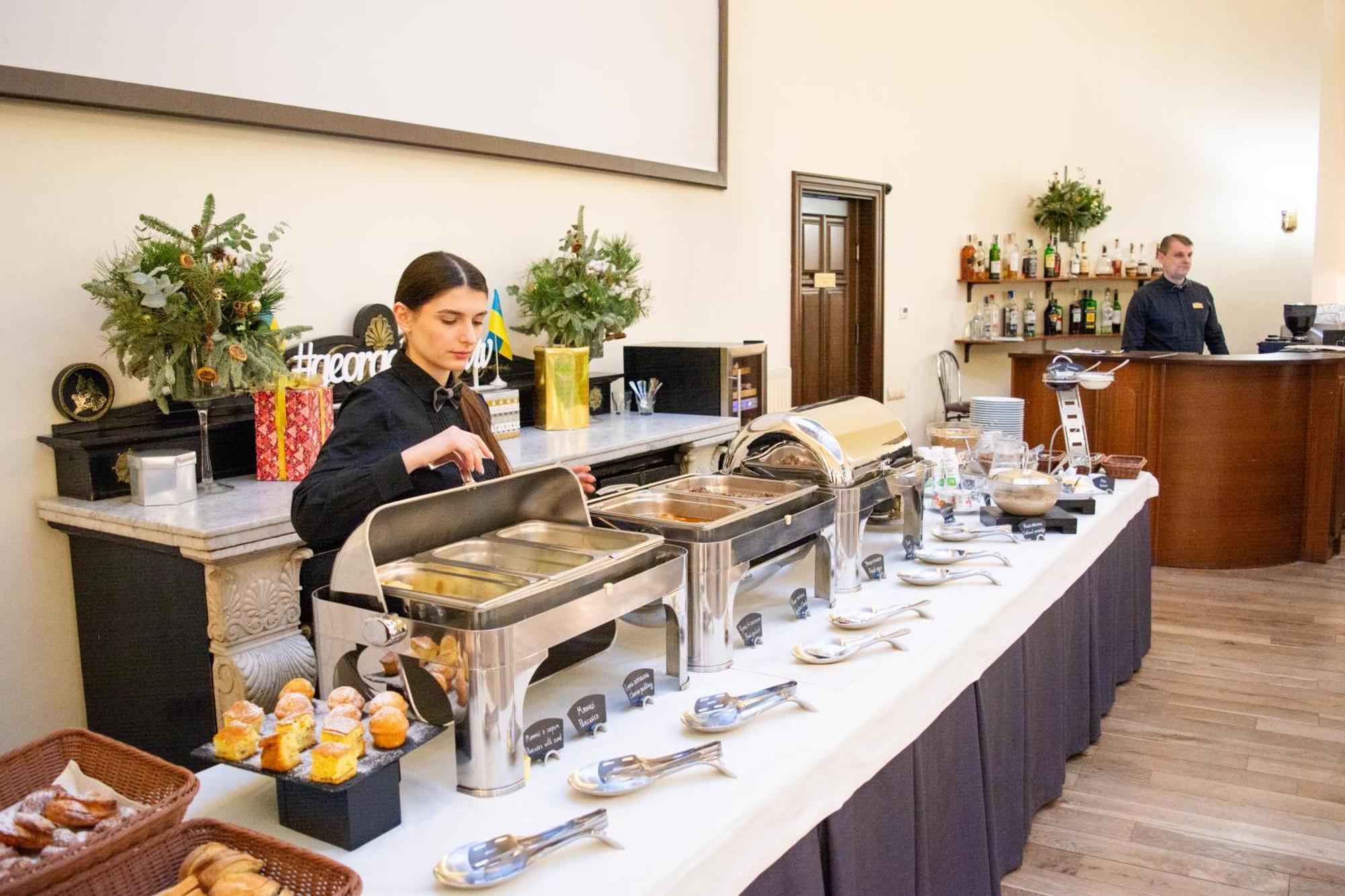 George Hotel Lviv Bagian luar foto
