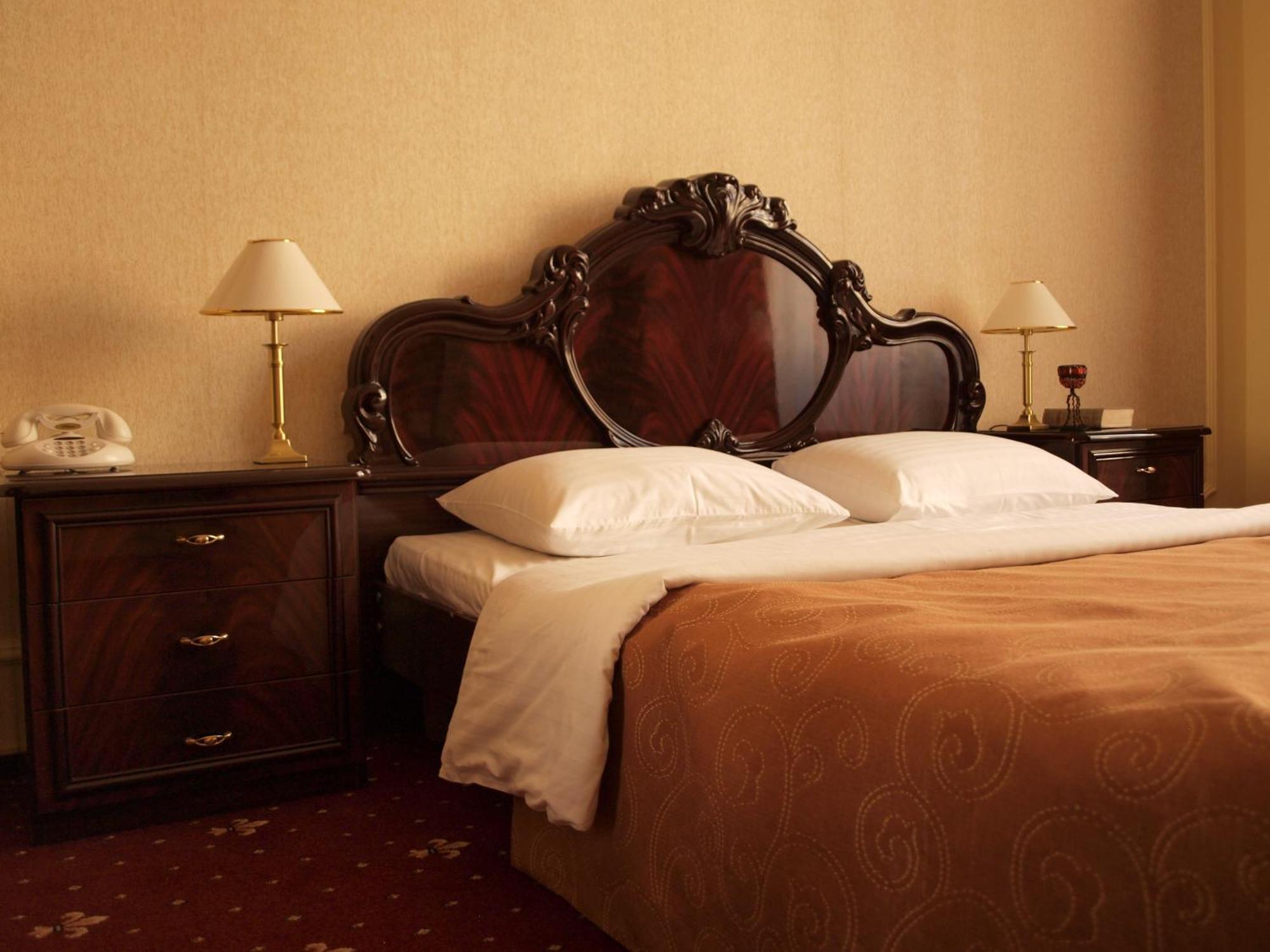 George Hotel Lviv Bagian luar foto