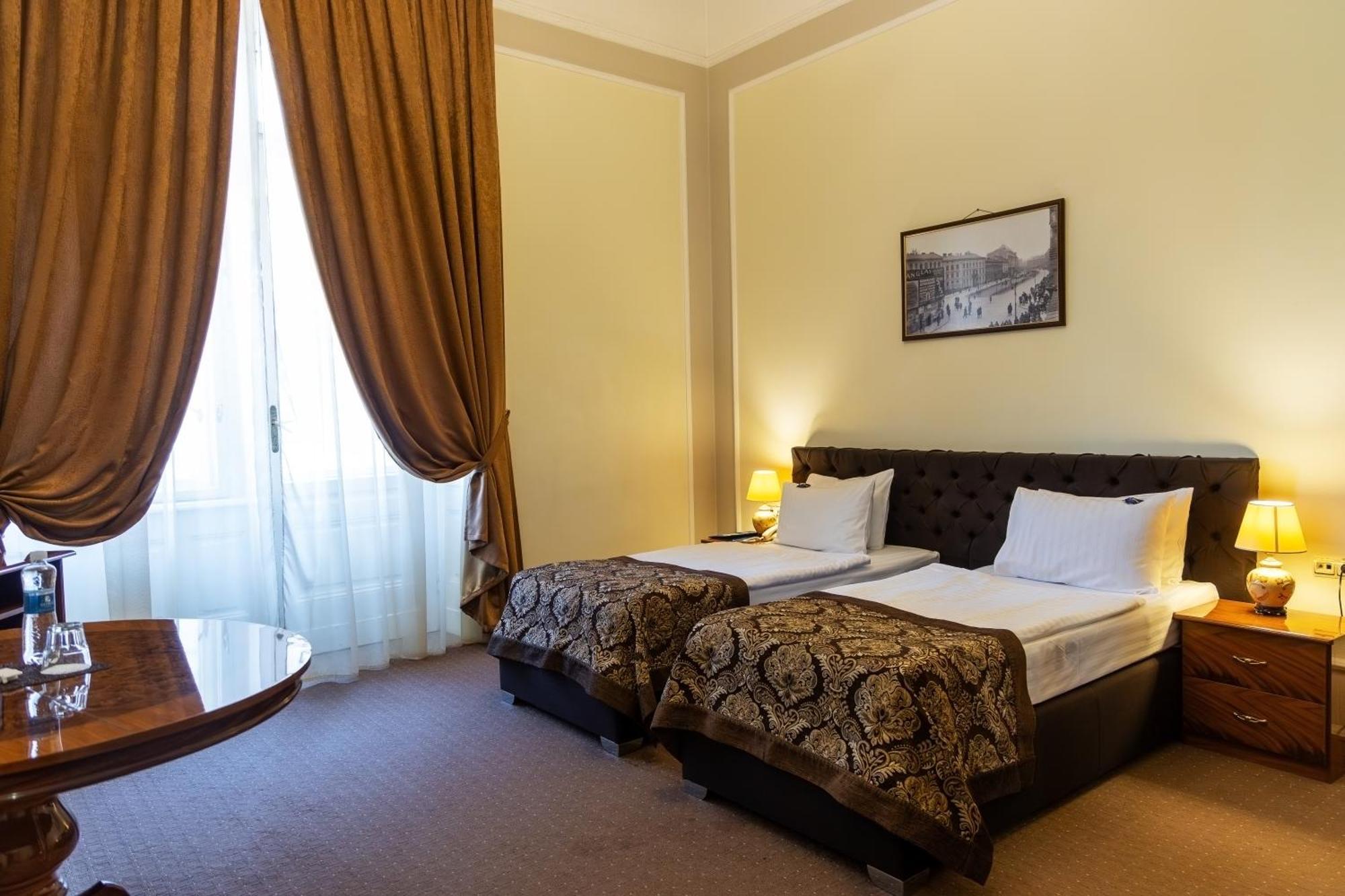 George Hotel Lviv Bagian luar foto