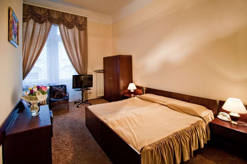 George Hotel Lviv Ruang foto