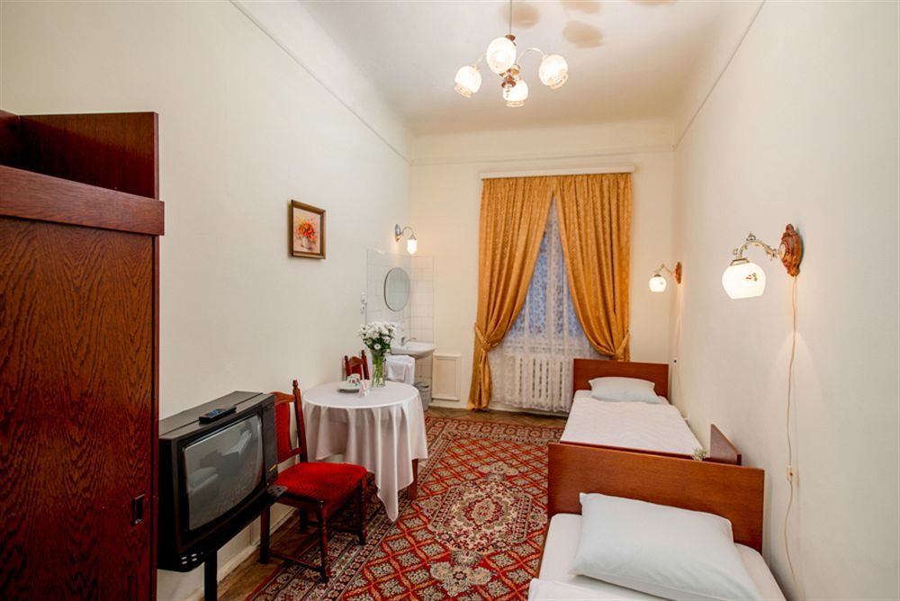 George Hotel Lviv Bagian luar foto