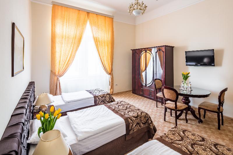 George Hotel Lviv Bagian luar foto