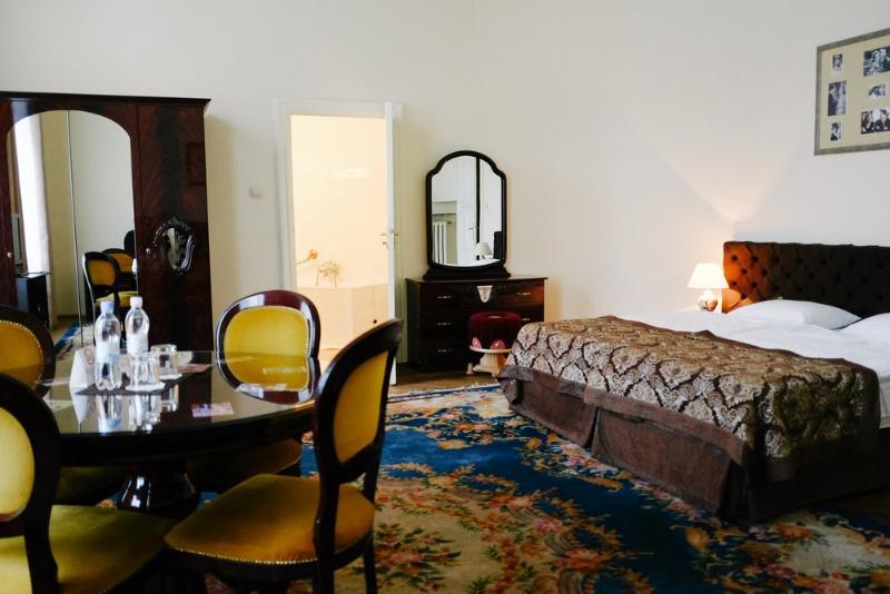 George Hotel Lviv Bagian luar foto